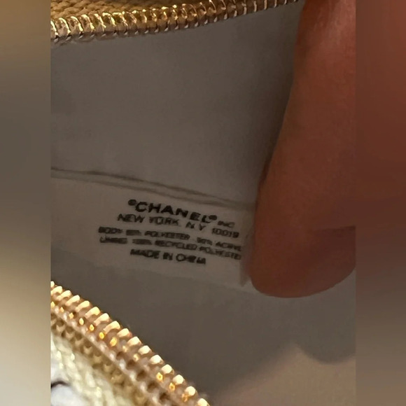 CHANEL 2022 HOLIDAY ROUTINE RESET CLEANSING DUO SET - Picture 9 of 14